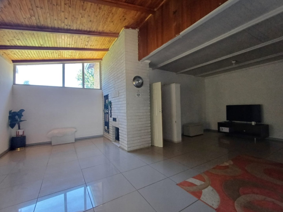 6 Bedroom Property for Sale in Makwassie North West